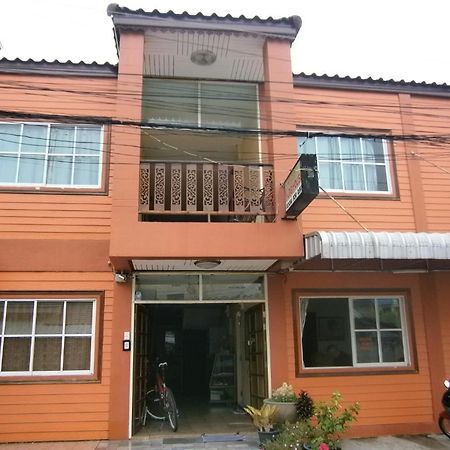 Aura House Hotell Pattaya Exteriör bild