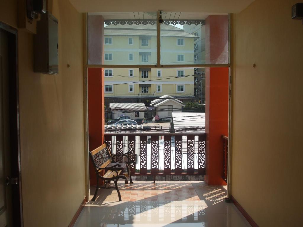 Aura House Hotell Pattaya Exteriör bild