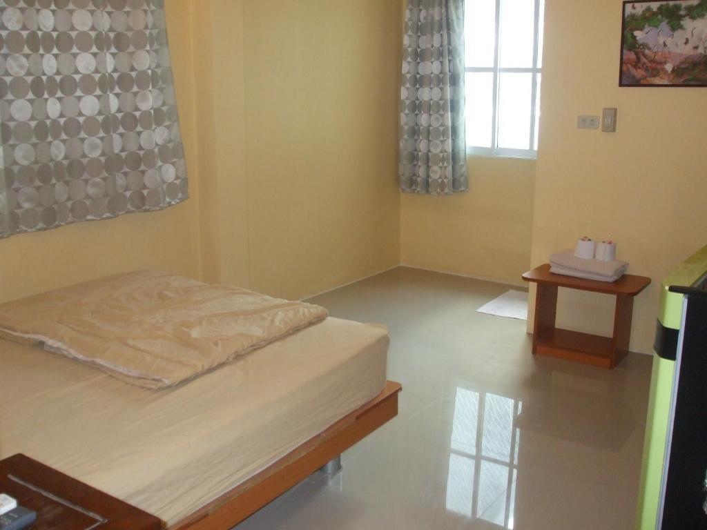 Aura House Hotell Pattaya Rum bild