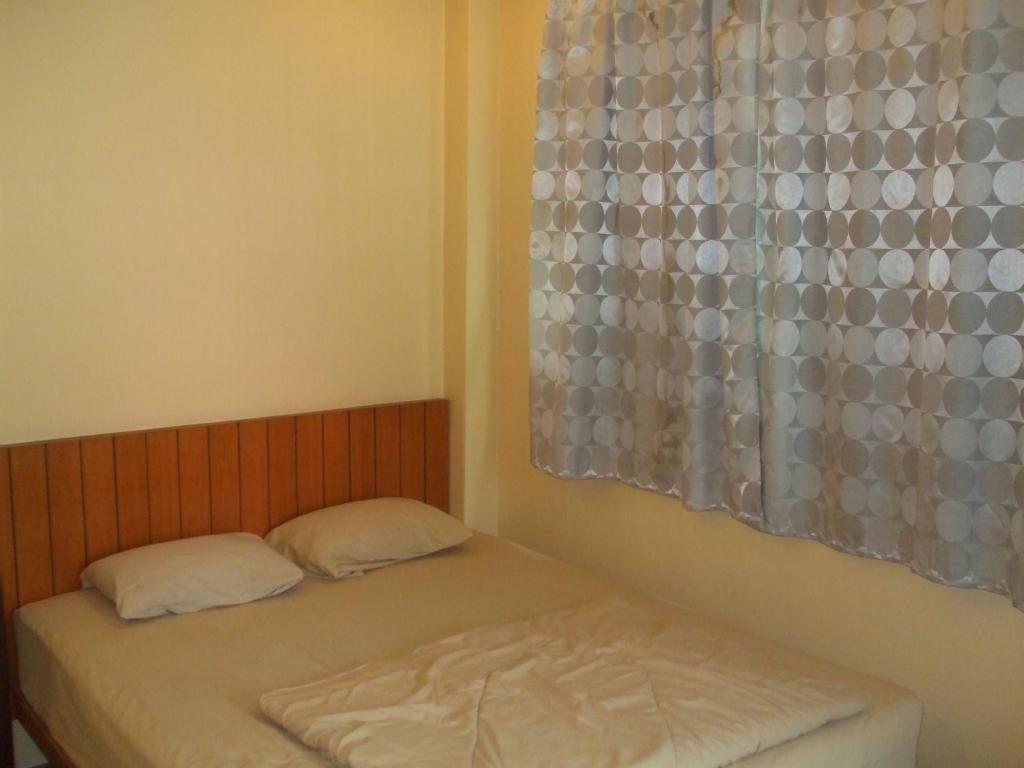 Aura House Hotell Pattaya Rum bild