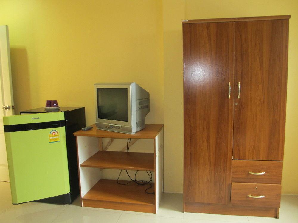 Aura House Hotell Pattaya Exteriör bild