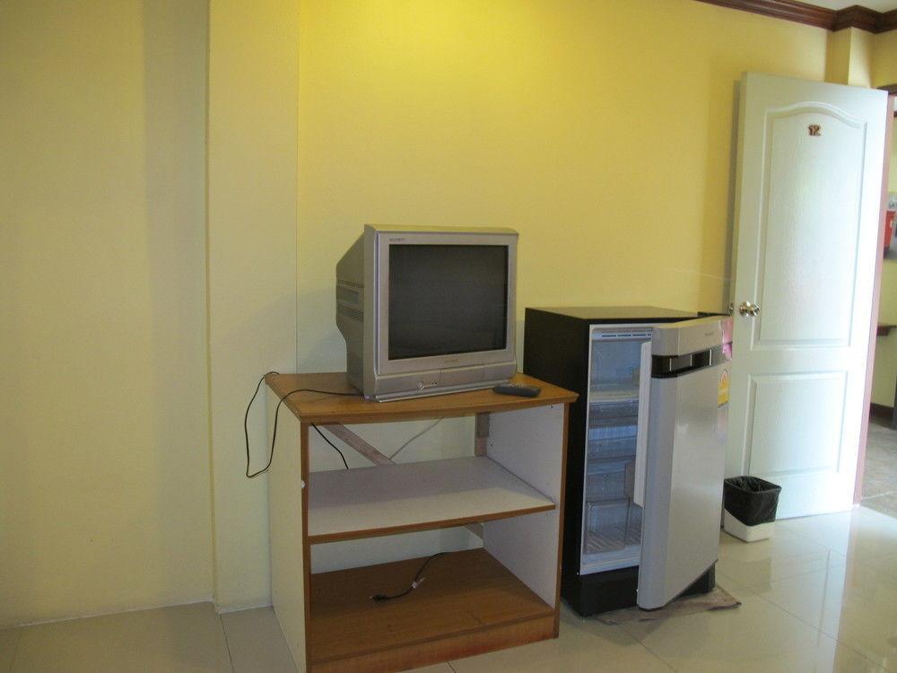 Aura House Hotell Pattaya Exteriör bild