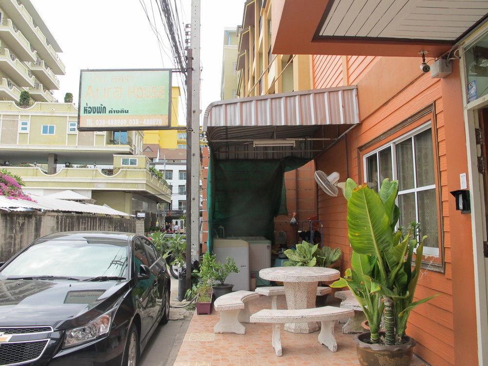 Aura House Hotell Pattaya Exteriör bild
