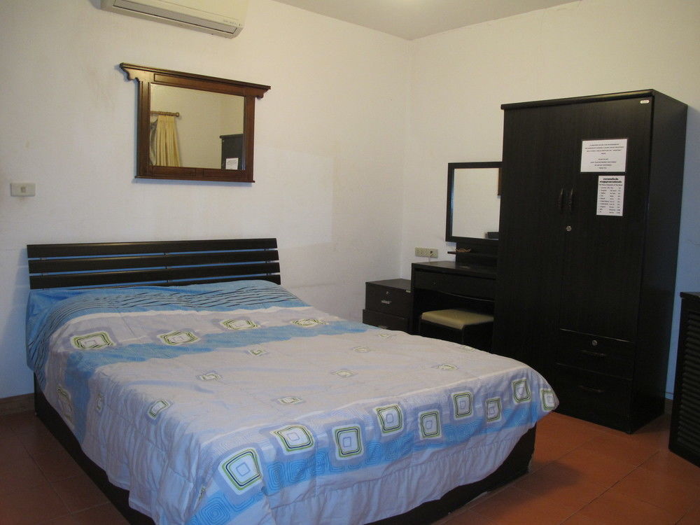 Aura House Hotell Pattaya Exteriör bild