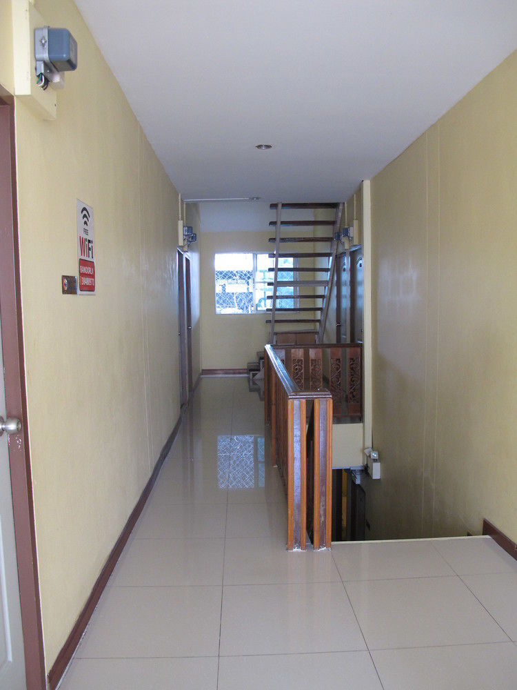Aura House Hotell Pattaya Exteriör bild